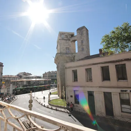 Hôtel Des Arts, Artisanal et Indépendant-2